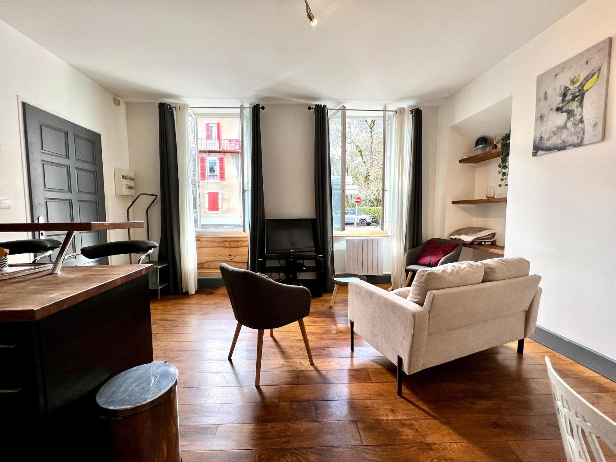 Joli Appartement En Centre Ville Bagneres-de-Bigorre Ngoại thất bức ảnh