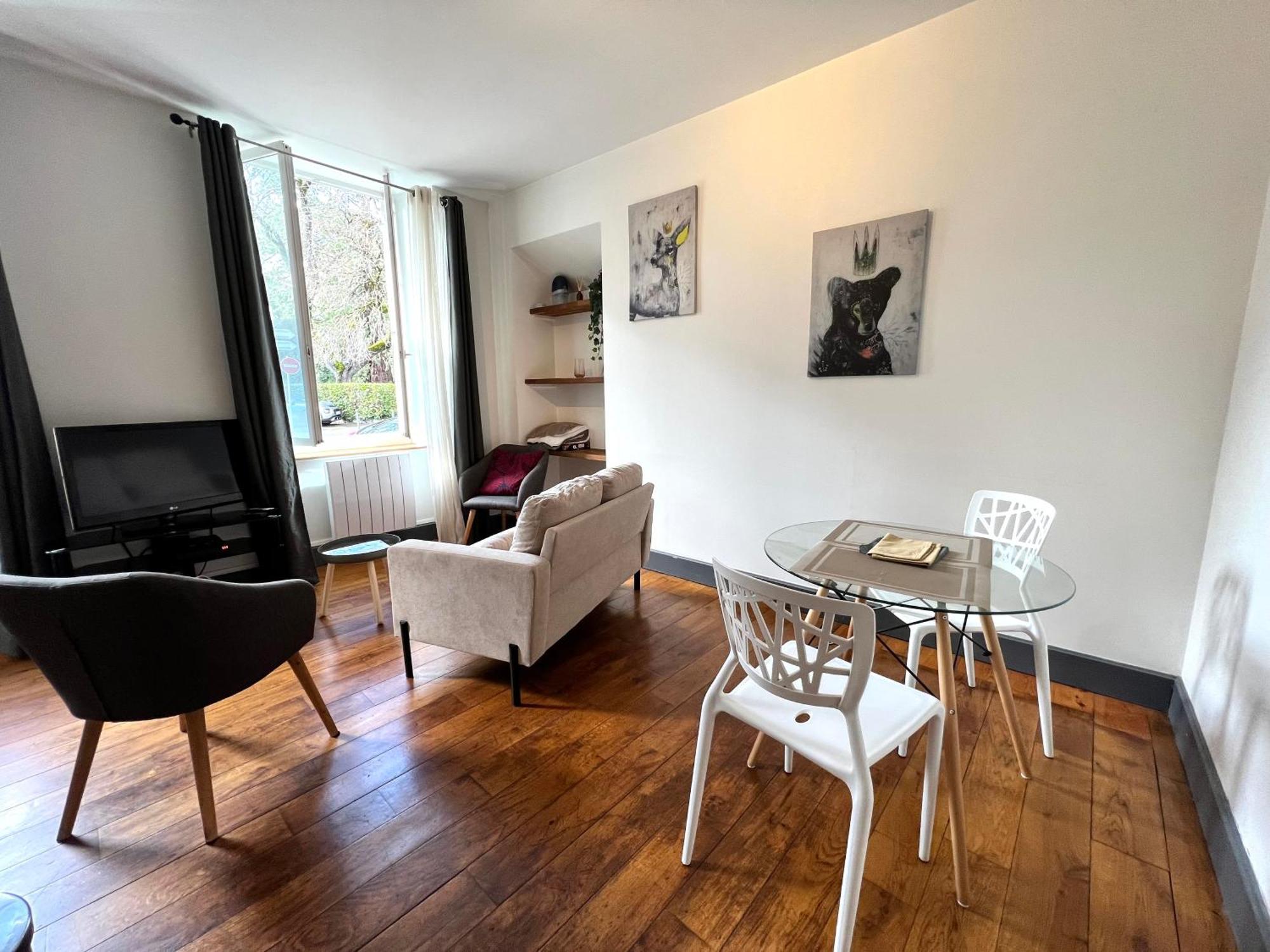 Joli Appartement En Centre Ville Bagneres-de-Bigorre Ngoại thất bức ảnh